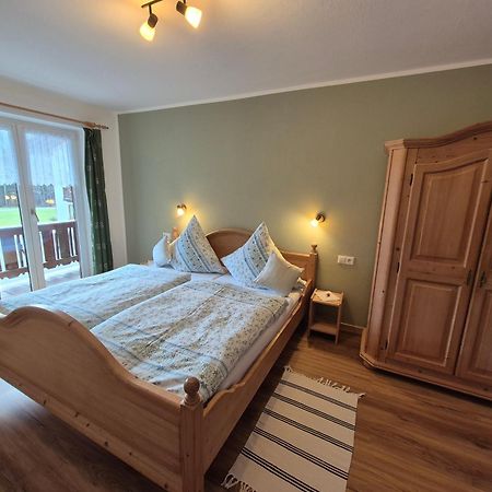 Ferienwohnung Hinterpommern - Chiemgaukarte อินเซลล์ ภายนอก รูปภาพ