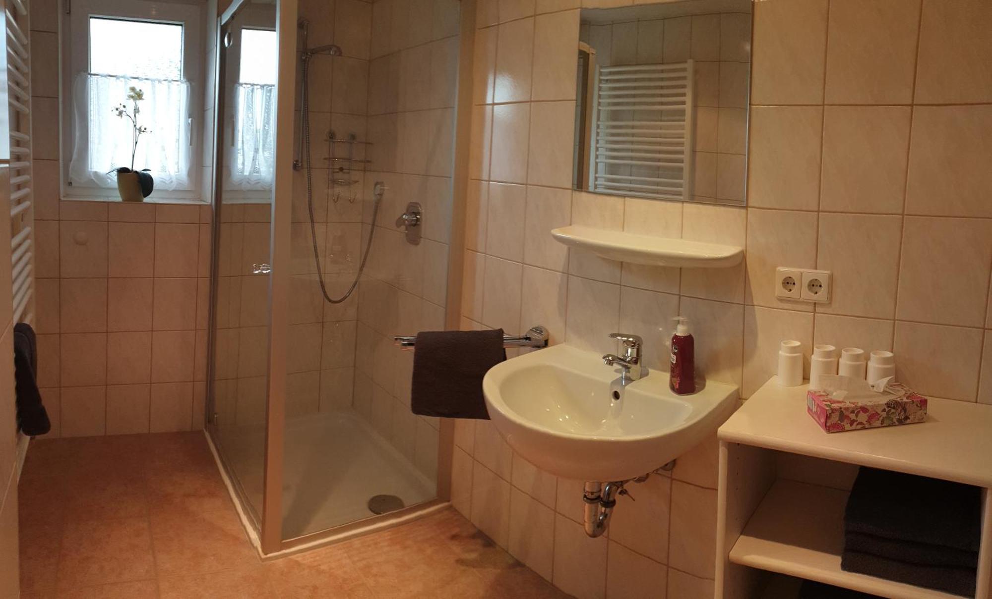 Ferienwohnung Hinterpommern - Chiemgaukarte อินเซลล์ ภายนอก รูปภาพ